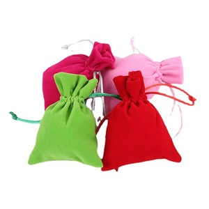 Bolsas de Terciopelo con Cordón, Personalizables con Serigrafía a Color, Embalaje General sin Fondo ni Laterales - Product Image 5