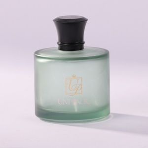 Bouteille de parfum en verre haute qualité du Moyen-Orient superbe présentoir de décoration en or pulvérisateur à pompe huile essentielle arabe - Product Image 4