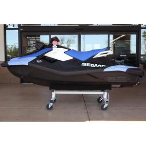 Jet ski Sea-Doo 3 places 2026 avec moteur Rotax 900 4 temps 115-150 CV, système audio, fibre de verre, jauges numériques et pack commodité - Product Image 2