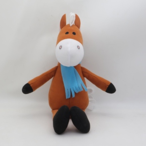 Jouets en peluche personnalisés style Kawaii doux cheval en peluche cadeaux de vacances Animal en peluche pour <span class=keywords><strong>poney</strong></span> avec écharpe PP coton remplissage - Product Image 1