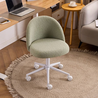 Chaise de bureau pivotante en velours beige moderne, chaise de travail confortable à roulettes, base blanche, rembourrage en peluche douce, chaise ergonomique Ganzhou