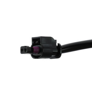 Conector Automotriz Yunnuo 13597496 de Plástico Negro para Sistemas Eléctricos de Vehículos - Product Image 1
