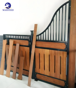 Bâtiments d'écuries modulaires galvanisés pour clubs d'équitation professionnels – Fonctionnels, pratiques et temporaires - Product Image 1