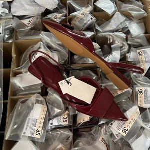 รองเท้าส้นแบนแฟชั่นฤดูร้อน สีแดงไวน์ยอดนิยม รองเท้าหัวแหลมสำหรับสุภาพสตรี - Product Image 3