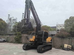 Excavatrice sur chenilles Hyundai R220, classe 20 tonnes, 99 % neuve, moteur Cummins et hydraulique Kawasaki, à vendre, prête à l'emploi - Product Image 2