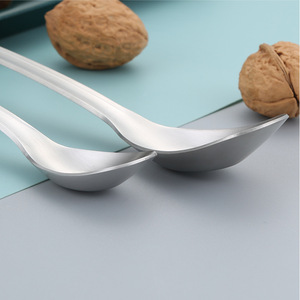 Cuchara profunda de acero 304 con mango largo, cuchara para alimentar bebés, uso doméstico, regalo creativo - Product Image 4