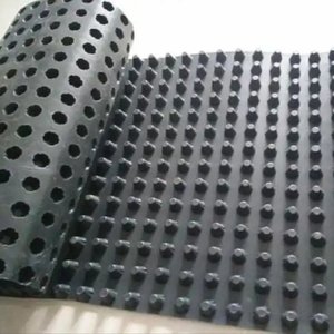 Planche de <span class=keywords><strong>drainage</strong></span> <span class=keywords><strong>géotextile</strong></span> adaptée au <span class=keywords><strong>géotextile</strong></span> pour bloquer les particules de terre, assurer un <span class=keywords><strong>drainage</strong></span> fluide sur les routes municipales et autoroutes - Product Image 5