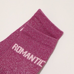 Chaussettes pour femmes en jacquard à fil d'argent de luxe personnalisées, chaussettes en coton colorées avec paillettes, chaussettes tendance brillantes - Product Image 3