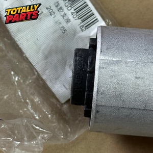 جلبة تعليق معدنية يمنى للسيارة 4GD407182 - Product Image 3