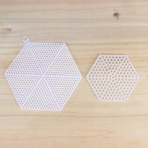 Kit <span class=keywords><strong>de</strong></span> Costura para Bolsos <span class=keywords><strong>de</strong></span> Ganchillo con Forma <span class=keywords><strong>de</strong></span> <span class=keywords><strong>Pentagrama</strong></span> <span class=keywords><strong>de</strong></span> Mariposa Hechos a Mano, Base <span class=keywords><strong>de</strong></span> Plástico para Cojines <span class=keywords><strong>de</strong></span> Rejilla, Grosor <span class=keywords><strong>de</strong></span> 1 mm, Accesorio Ecológico Looen - Product Image 2