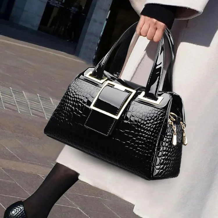 2024 Sac AหลักBandouliere En Noir Femme De Luxe De Couleur Noire Pas Cher A Bas Prix Femmผู้หญิงสีดํากระเป๋าถือกระเป๋าถือ