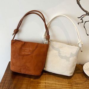 Nouveau Sac Seau Vintage en Daim pour Femme Printemps 2025, Bandoulière Unique, Fermeture Éclair, Style Urbain Simple en Polyester - Product Image 4