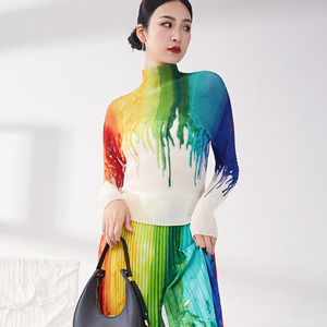 Thiết Kế Thời Trang Quần Áo Phụ Nữ Phù Hợp Với Mùa Xuân 2025 Dài Tay Áo T-Shirt + xếp li Váy 2 Mảnh Thiết Lập Số Lượng Lớn Cổ Phiếu Bán Buôn - Product Image 4