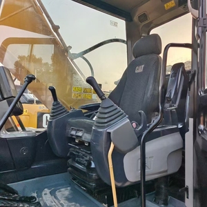 รถขุดตีนตะขาบ Caterpillar 320D2L สำหรับขาย อุปกรณ์ก่อสร้างหนัก ทนทาน พร้อมเครื่องยนต์ ปั๊ม มอเตอร์ กำลัง 110 กิโลวัตต์ ขนาด 0.9-1.2 เมตร - Product Image 6