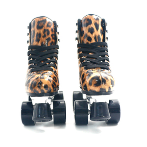 <span class=keywords><strong>Pattini</strong></span> <span class=keywords><strong>a</strong></span> <span class=keywords><strong>rotelle</strong></span> in pelle artificiale <span class=keywords><strong>pattini</strong></span> <span class=keywords><strong>a</strong></span> doppia linea donna uomo adulto bambini due linee <span class=keywords><strong>pattini</strong></span> <span class=keywords><strong>a</strong></span> <span class=keywords><strong>rotelle</strong></span> patine con 4 ruote Pat - Product Image 6