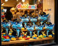 Peluche personnalisée OEM ODM Dragon de dessin animé, jouet en peluche doux avec casquette de pilote bleue pour enfants, cadeau, poupée en peluche personnage de dessin animé