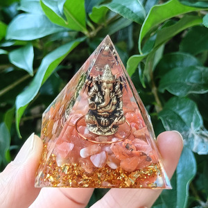 Ornement pyramidal en agate rouge Ganesha, 5 cm, décoration en résine du dieu éléphant, décoration pour la maison - Product Image 2