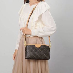 Bolso Tote de Cuero con Diseño Vintage y Estampado para Mujer, con Bordado Decorativo y Asas Dobles, Venta al Por Mayor - Product Image 2