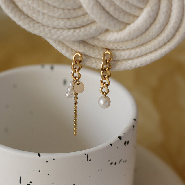 Simple Retro Fashion Style Stainless Steel Earrings Link Chain Asymmetric Stud Earrings Pearl Pendant Bead Earrings for Women
