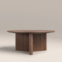 Mesa de Centro Redonda Moderna con Base Cruzada, MDF con Acabado en Madera de Nogal, Pedestal Acanalado, Fácil de Armar para Sala de Estar