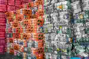 Venta al por mayor de ropa de <span class=keywords><strong>verano</strong></span> de segunda mano pantalones cortos con <span class=keywords><strong>tirantes</strong></span> ropa de vestir precio barato pacas de ropa usada para mujer - Product Image 6