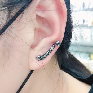 Pendientes yunnique de acero de titanio con diseño de garra de pez octogonal, forma geométrica de garra de pulpo con lunares para uso en la moda - Product Image 1