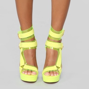 Sandales à plateforme pour femmes en PVC couleur néon transparentes avec bride à la cheville en PU personnalisable, talon carré en caoutchouc solide - Product Image 6