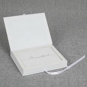 Personalizzato di alta qualità nastro di chiusura piccola scheda dell'invito di cerimonia nuziale scatola - Product Image 1