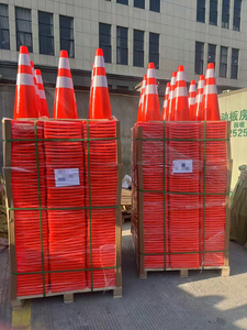 Panneaux de signalisation routière, feux de signalisation solaires pour la sécurité routière, cône de signalisation de 18 mètres de haut, cône de sécurité routière en PVC rouge - Product Image 5