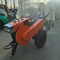 Tracteur compact avec accessoire de buttage - Efficace pour la création de buttes de pommes de terre et de cultures