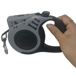 Correa para Perro con Luz LED Ajustable, Elegante, Inteligente, Automática, Duradera, Reflectante, de Nailon, Hierro, Plástico, Simple y Moderna - Product Image 5