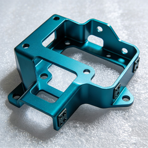 Composants en tôle sur mesure pour applications industrielles, automobiles et électroniques - Product Image 3