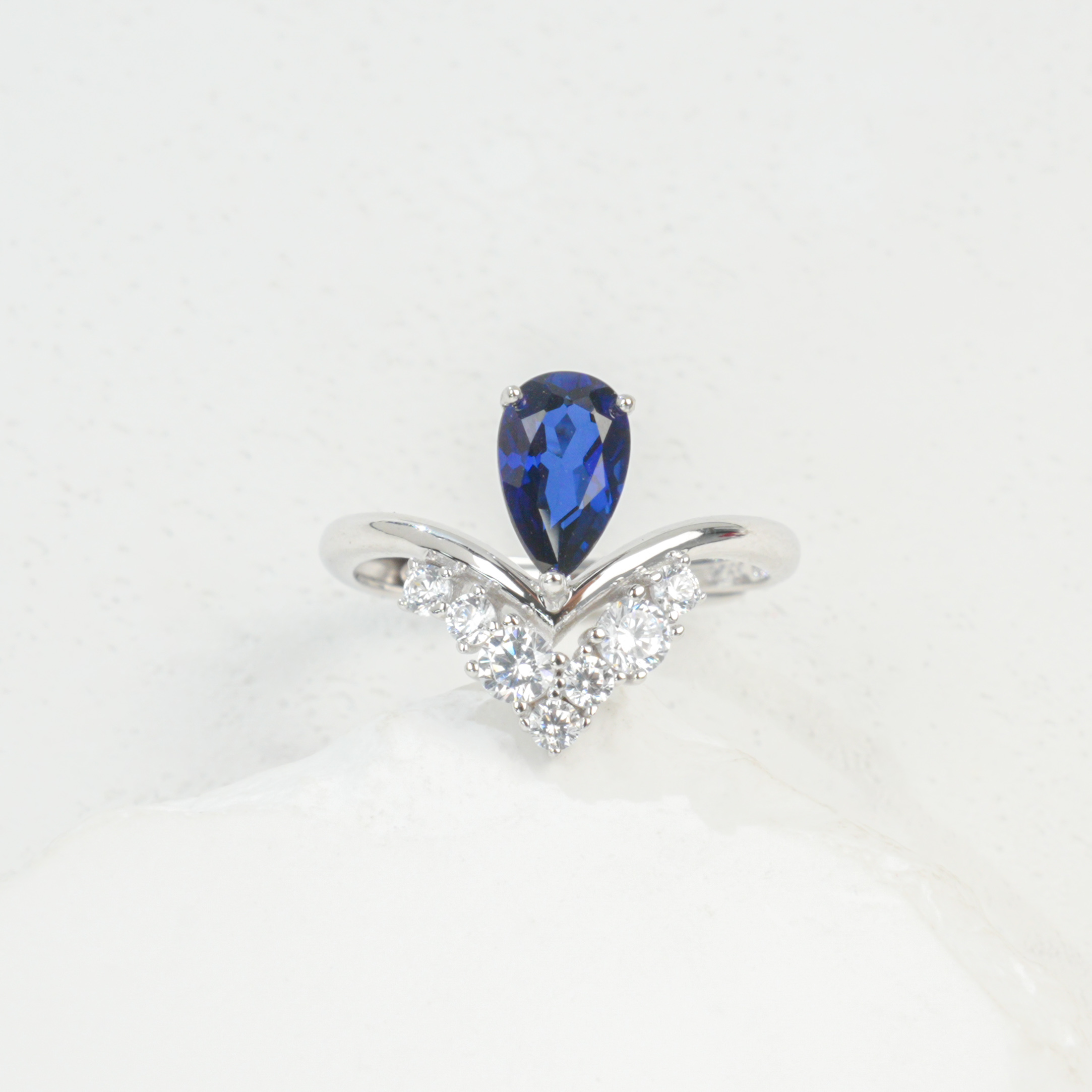 Bague élégante en saphir