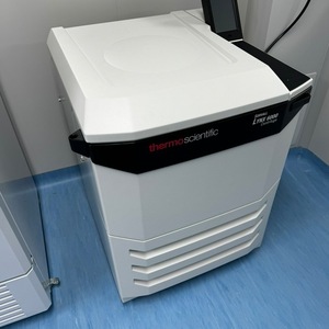Centrífuga Científica 6000 de 12000 RPM 31061xg para Uso en Laboratorio - Product Image 1