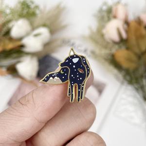 Épingle de logo personnalisé en émail dur pour costume et chemise cadeau en métal artisanat fabricant Chine épinglettes - Product Image 2