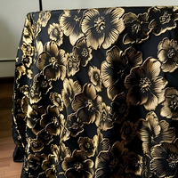Nappe carrée en polyester jacquard floral doré de luxe OEM, imperméable et écologique, pour mariage, hôtel, banquet
