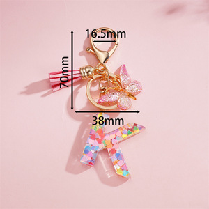 Llavero de resina con letras y borla de mariposa, colgante colorido para bolso con alfabeto, accesorio de joyería DIY - Product Image 2