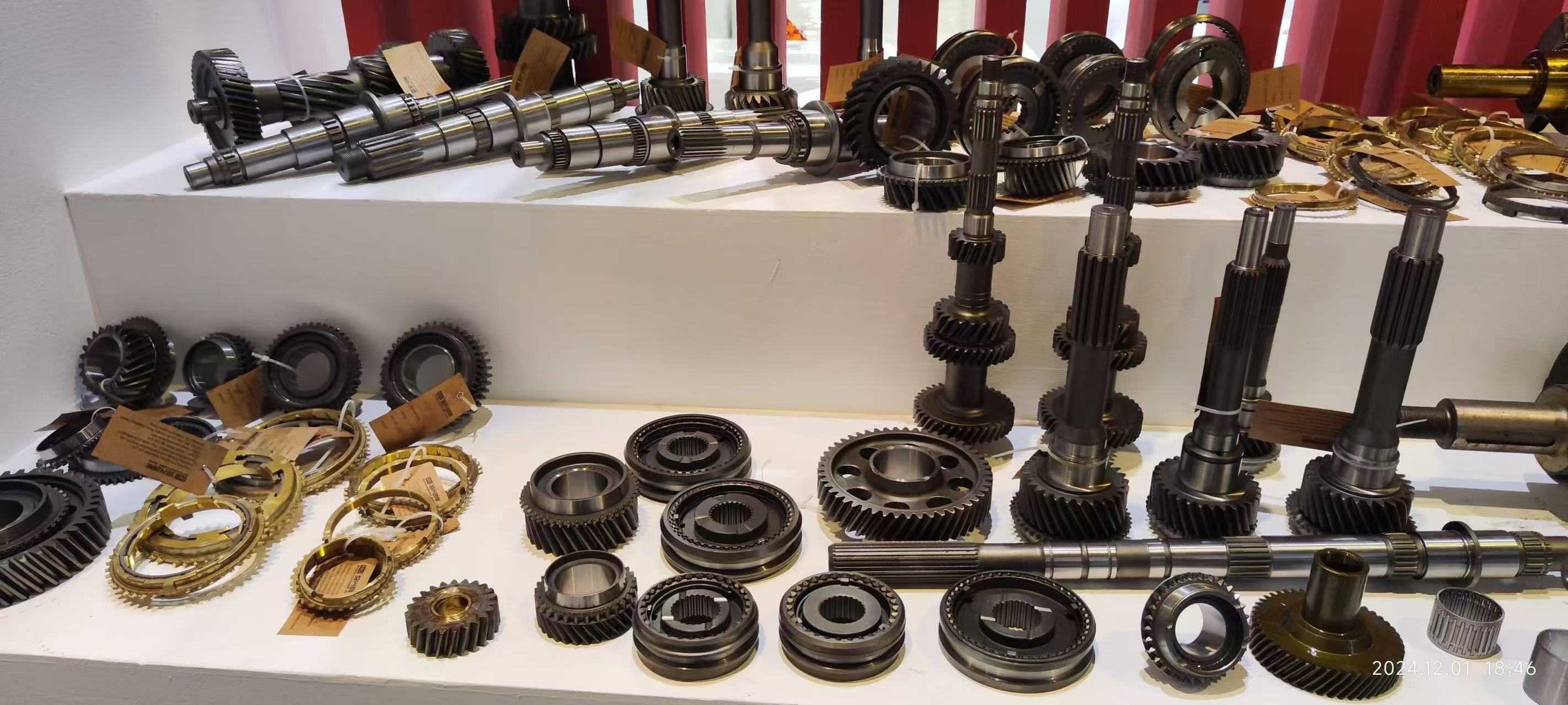 ME610041 / ME607804 Auto Parts Transmission Gear Shaft for