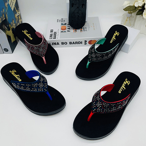 Ciabatte Personalizzate da <span class=keywords><strong>Donna</strong></span> Antiscivolo e Resistenti all'Usura, Nuovo Design Classico con Suola Nera, <span class=keywords><strong>Infradito</strong></span> per Bambini - Product Image 2