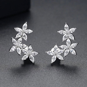Orecchini a Perno Vintage a Forma di Fiore a Cinque Petali per Donne, con Pietra Marquise, Gioielli di Moda Quotidiana - Product Image 1