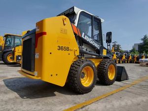 Mejor Precio en Cargadora Compacta 365B con Enganche Rápido Hidráulico para Construcción, Jardinería y Proyectos Municipales - Product Image 6