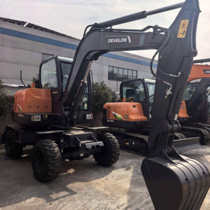 Nouvelle pelle sur pneus DX60W ECO et pelle sur pneus 6t avec flèche pivotante - Product Image 1