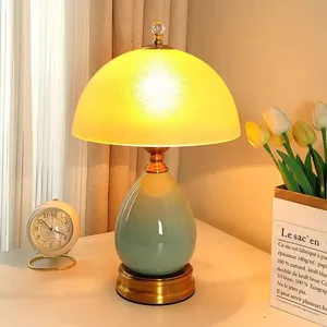 Теплые модные простые украшения для спальни, светло-зеленые керамические светодиодные настольные лампы