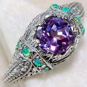 Anello in Stile Reale Vintage Unisex, Elegante Gioiello di Moda per Uso Quotidiano - Product Image 1