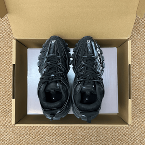 Zapatillas Deportivas Monocromáticas de Estilo Techwear con Malla y Cordones Sintéticos, Suela Resistente para Hombre y Mujer - Product Image 5