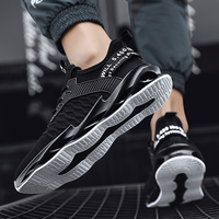 Baskets de sport polyvalentes et ergonomiques ultra-légères pour hommes, idéales pour la marche et la course, collection 2026 – Vente en gros directe usine
