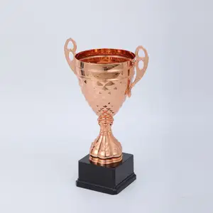 独特设计学校杯定制银色运动杯颁奖金属足球奖杯