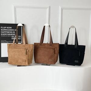 <span class=keywords><strong>Sac</strong></span> fourre-tout simple et tendance pour <span class=keywords><strong>femme</strong></span>, grande capacité, <span class=keywords><strong>sac</strong></span> à <span class=keywords><strong>main</strong></span> quotidien pour le travail, les voyages, les courses, les trajets domicile-travail, l'école, le bureau - Product Image 4