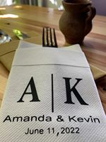 Serviettes en papier Airlaid avec pochette intégrée pour couverts / Fourniture en gros de serviettes jetables prépliées pour restaurants, hôtels, traiteurs