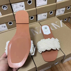 Sandalias de exterior nuevas de primavera para mujer 2025, plataforma plana de cuero de microfibra tejido con perlas blancas, cierre deslizante, tendencia de moda para - Product Image 4